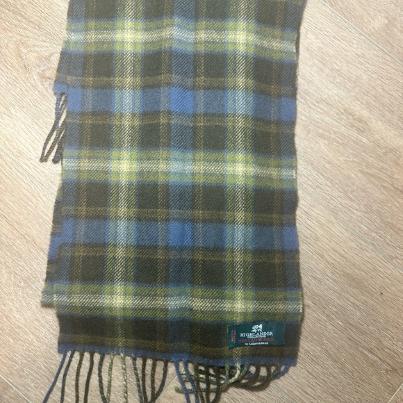 Scarf - Picture 3 of 9